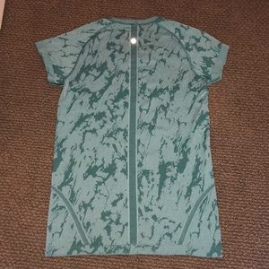 Lululemon short sleeves